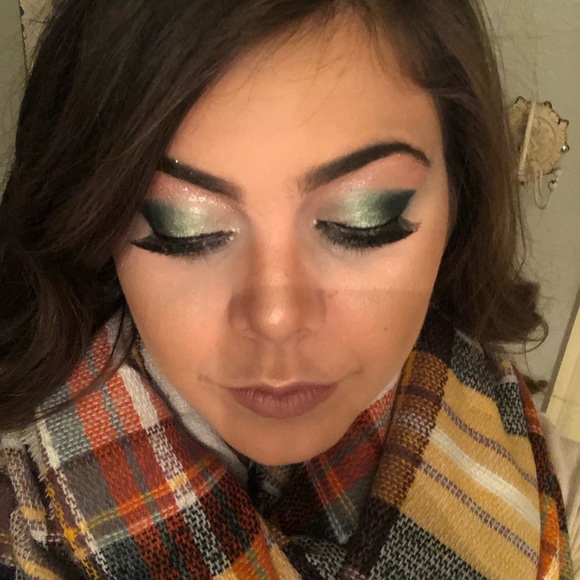 Meet your Posher, Mackenzie - Picture 3 of 7